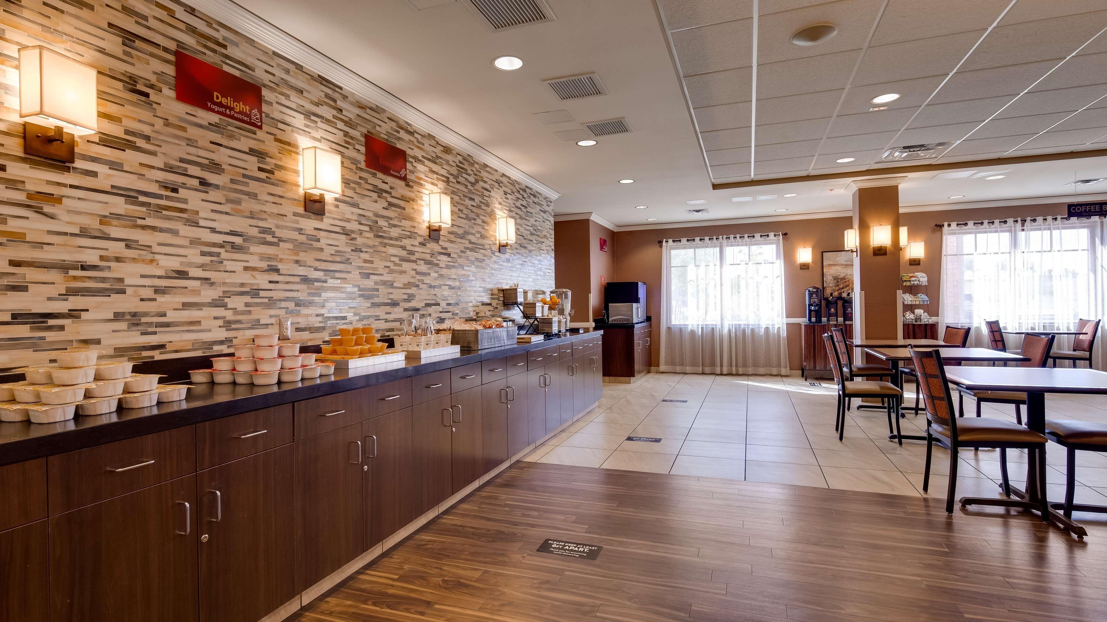 Best Western Plus Chalmette Hotel Exterior photo