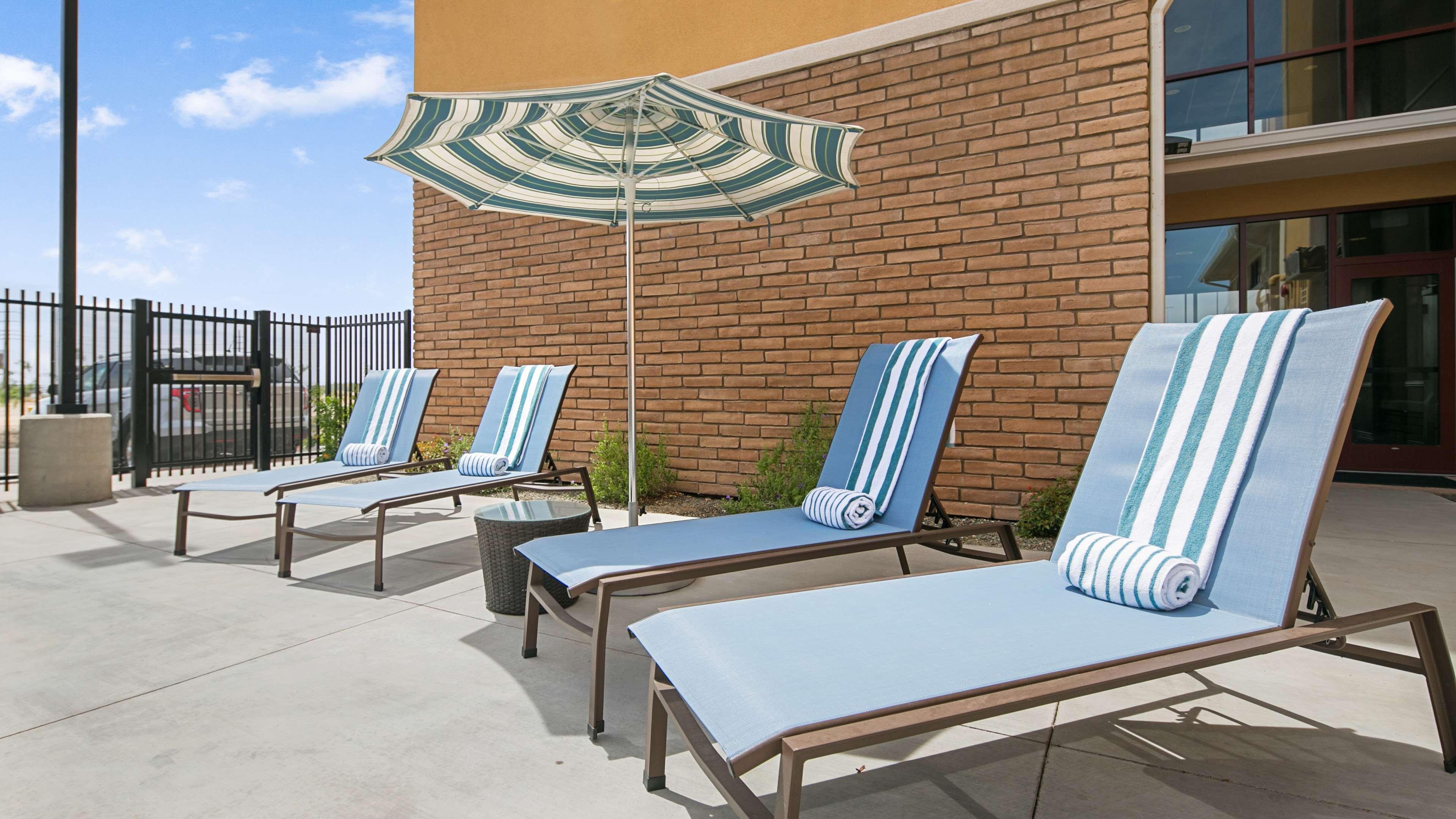 Best Western Plus Chalmette Hotel Exterior photo