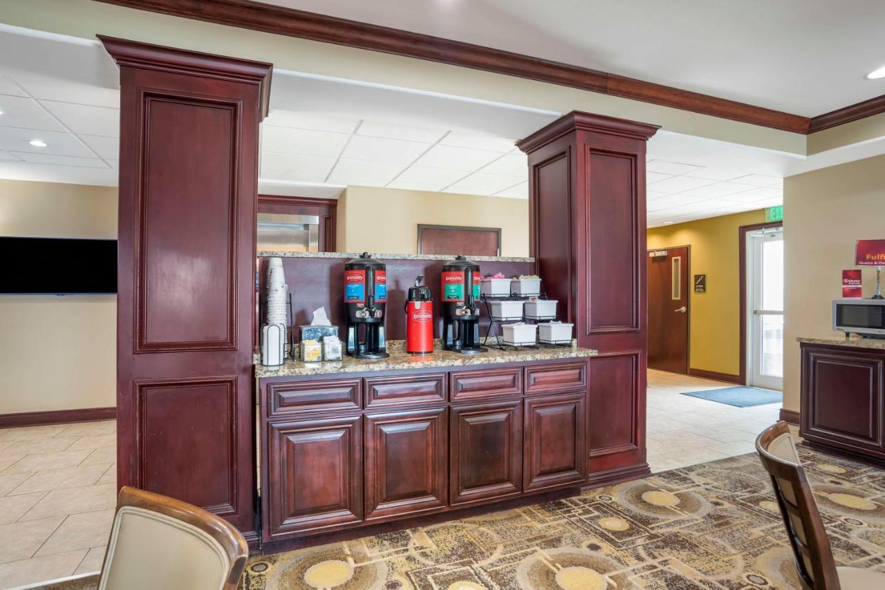Best Western Plus Chalmette Hotel Exterior photo