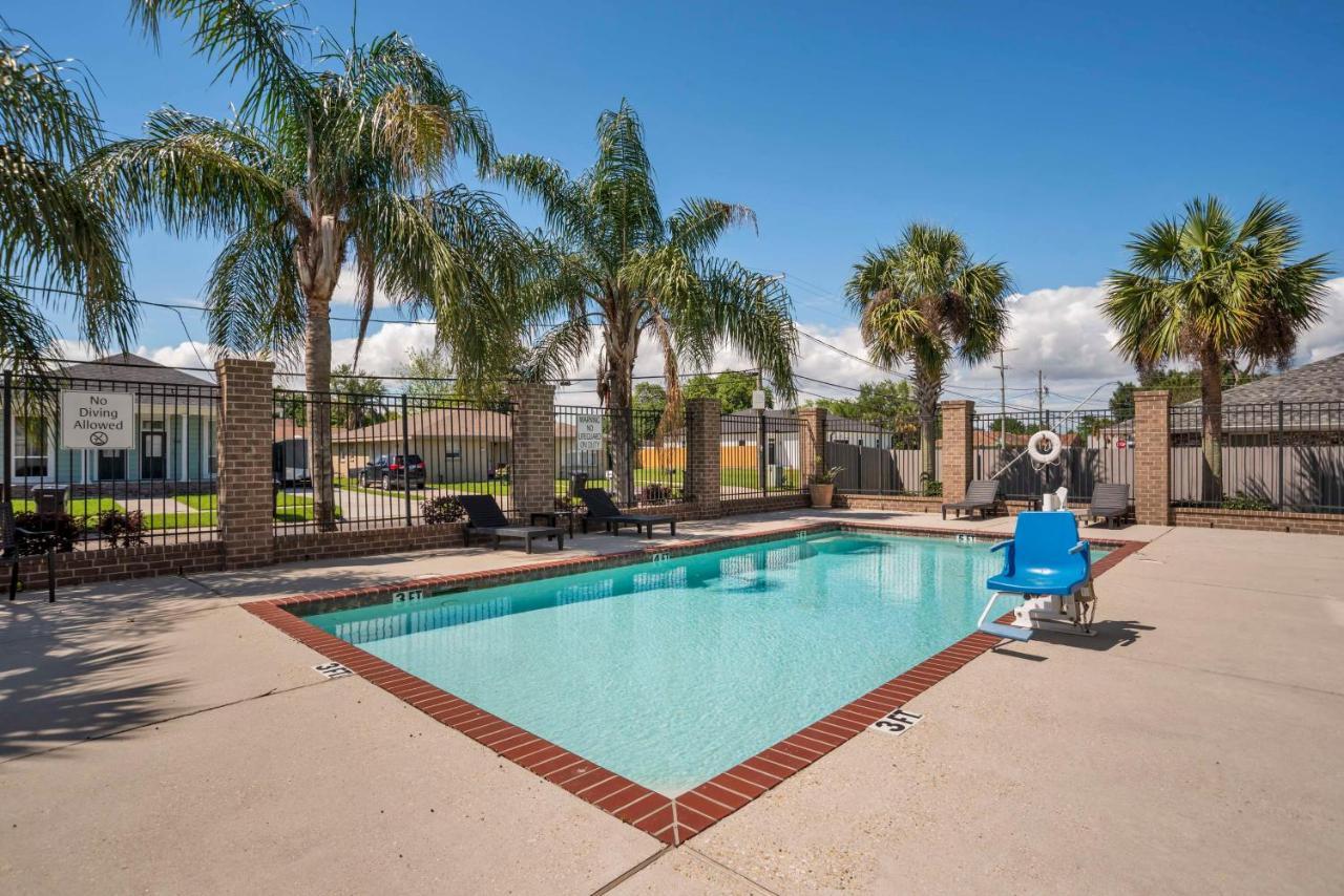 Best Western Plus Chalmette Hotel Exterior photo